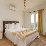 Casa Agrela By Rent2u, Lda Swimming Pool & Jacuzzi بيت للعطل كالهيتا