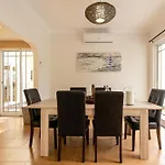 Casa Agrela By Rent2u, Lda Swimming Pool & Jacuzzi بيت للعطل كالهيتا
