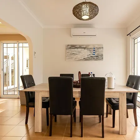 Casa Agrela By Rent2u, Lda Swimming Pool & Jacuzzi 펜션 칼례타