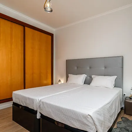 펜션 Casa Agrela By Rent2u, Lda Swimming Pool & Jacuzzi 칼례타