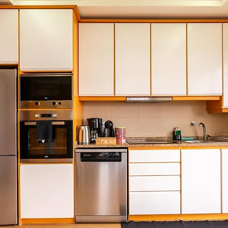Casa Agrela By Rent2u, Lda