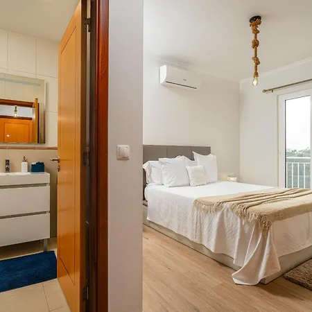 Casa Agrela By Rent2u, Lda Swimming Pool & Jacuzzi 칼례타