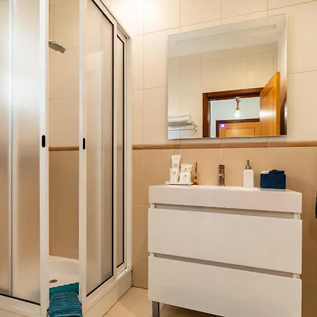 Casa Agrela By Rent2u, Lda Swimming Pool & Jacuzzi 칼례타