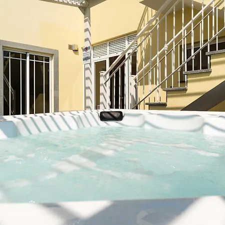 Semesterbostad Casa Agrela By Rent2u, Lda Swimming Pool & Jacuzzi *