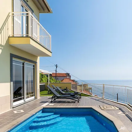 Casa Agrela By Rent2u, Lda Swimming Pool & Jacuzzi Calheta (Madeira)