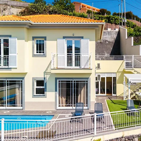 Casa Agrela By Rent2u, Lda Swimming Pool & Jacuzzi Semesterbostad