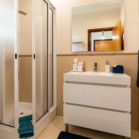 Casa Agrela By Rent2u, Lda Swimming Pool & Jacuzzi 펜션 칼례타