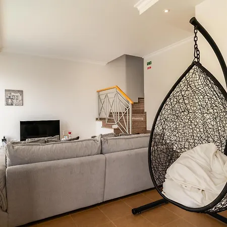 펜션 Casa Agrela By Rent2u, Lda Swimming Pool & Jacuzzi 칼례타