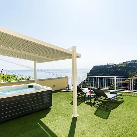 Holiday home Casa Agrela By Rent2u, Lda Swimming Pool & Jacuzzi Calheta (Madeira)