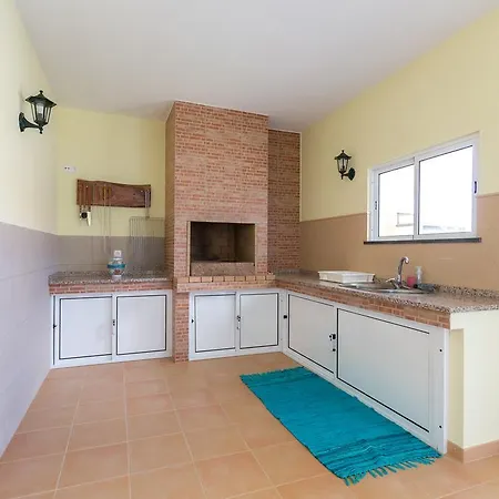 Casa Agrela By Rent2u, Lda Swimming Pool & Jacuzzi *