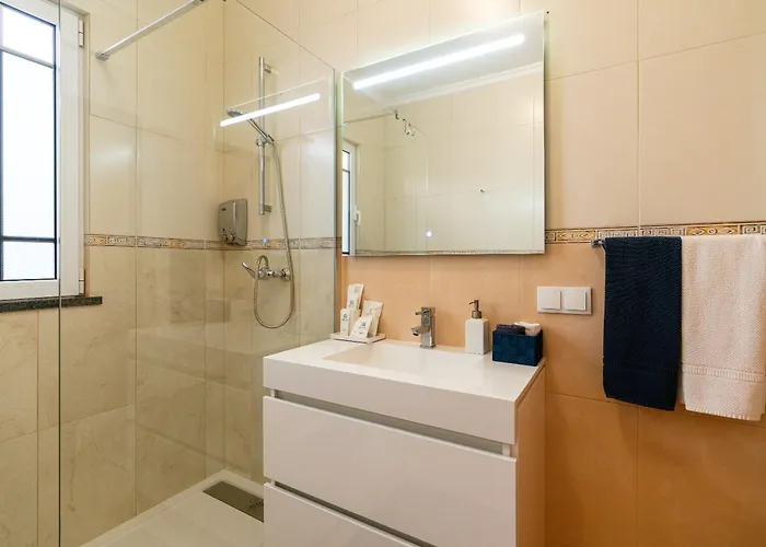 Prázdninový dům Casa Agrela By Rent2u, Lda Swimming Pool & Jacuzzi