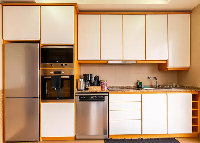 Casa Agrela By Rent2u, Lda Swimming Pool & Jacuzzi