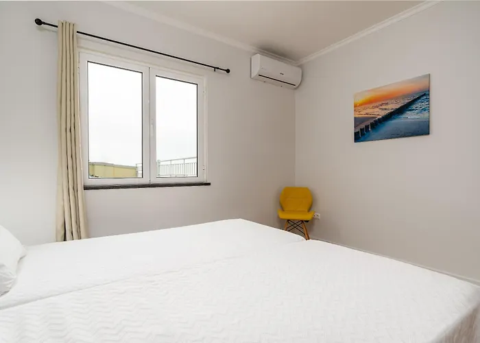 Casa Agrela By Rent2u, Lda Swimming Pool & Jacuzzi