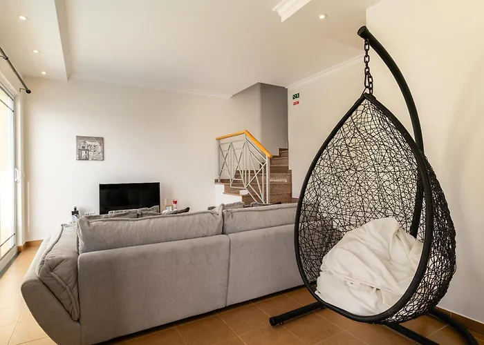 Prázdninový dům Casa Agrela By Rent2u, Lda Swimming Pool & Jacuzzi Calheta (Madeira)