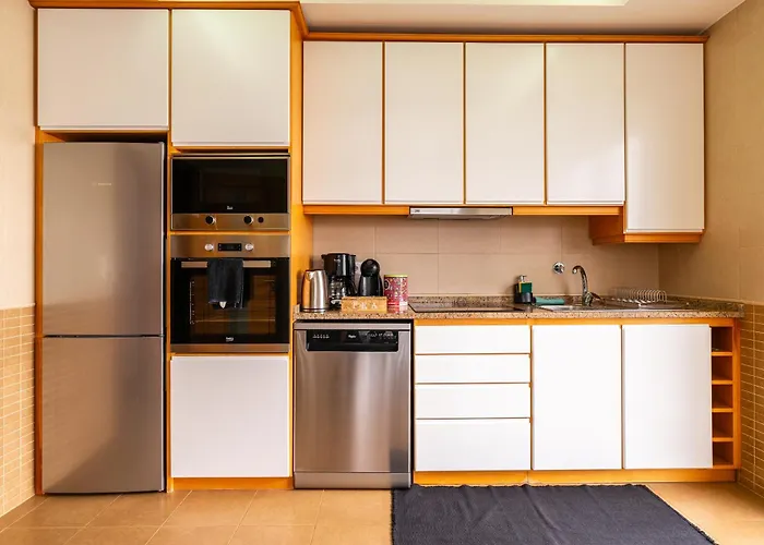 Casa Agrela By Rent2u, Lda Swimming Pool & Jacuzzi