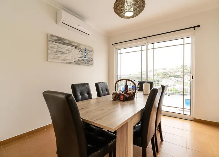 Casa Agrela By Rent2u, Lda Swimming Pool & Jacuzzi Prázdninový dům Calheta (Madeira)