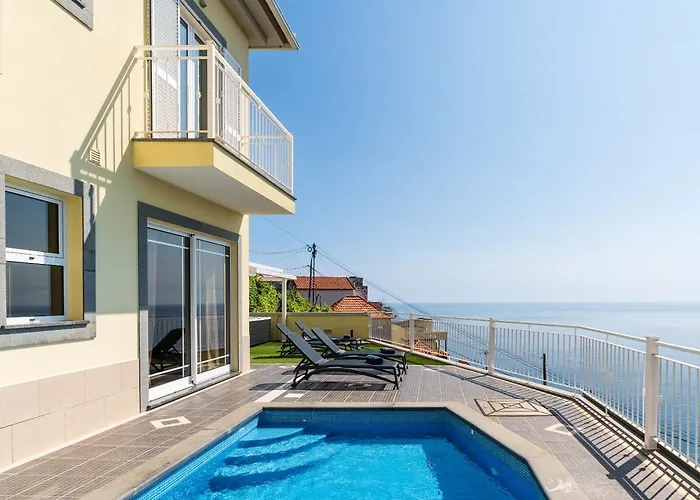 Casa Agrela By Rent2u, Lda Swimming Pool & Jacuzzi Calheta (Madeira)