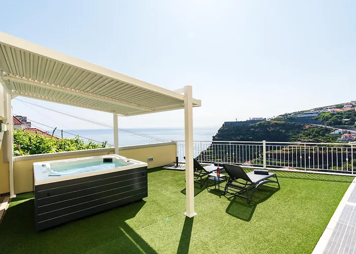 Prázdninový dům Casa Agrela By Rent2u, Lda Swimming Pool & Jacuzzi Calheta (Madeira)