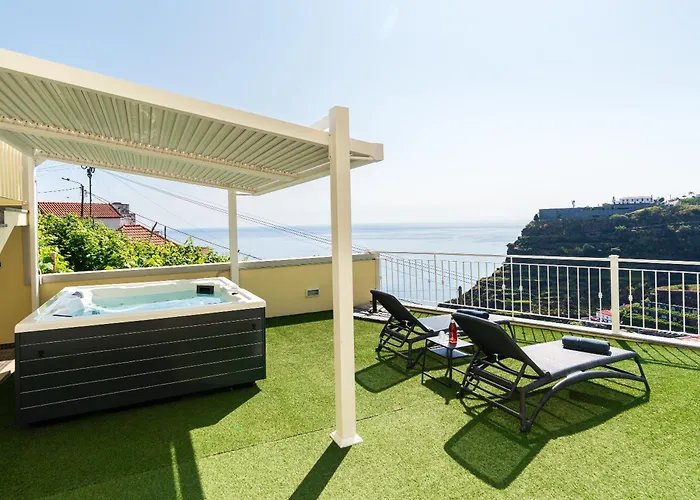 Prázdninový dům Casa Agrela By Rent2u, Lda Swimming Pool & Jacuzzi Calheta (Madeira)