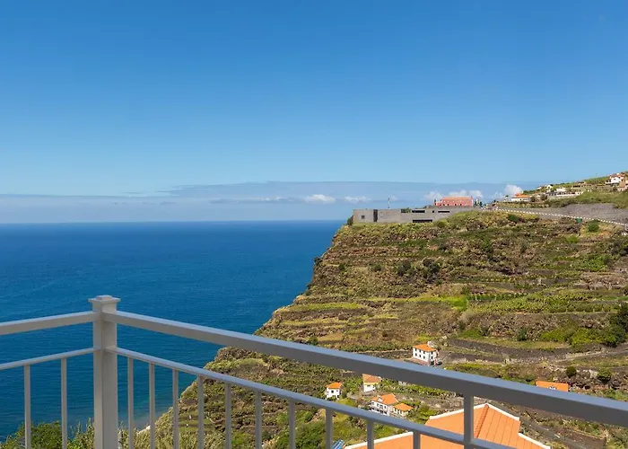 Casa Agrela By Rent2u, Lda Swimming Pool & Jacuzzi * Calheta (Madeira)