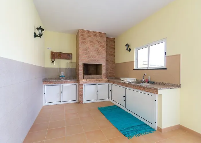 Casa Agrela By Rent2u, Lda Swimming Pool & Jacuzzi *